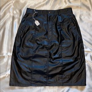 Vintage high-waisted, faux leather skirt